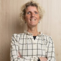 Iris Van Loon