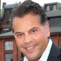 Riaz Peter Leonhardt