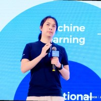 Ruoyu Hua