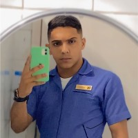 Yan Menezes