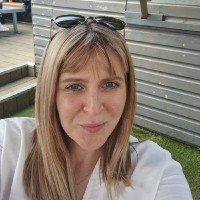 Laura Carnall