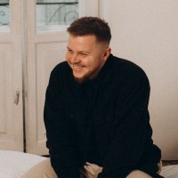 Влад Ячменьов