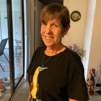 Debbi E