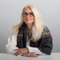 Nicola Holt