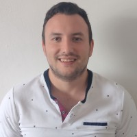 Rubén González