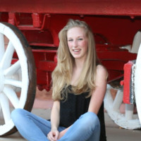 Haley Larson, Eit