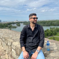 Can Baş