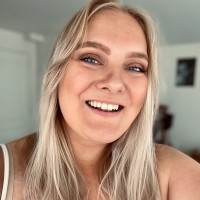 Anne Dros
