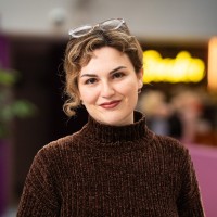 Ece Özgüle