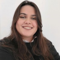 Débora Cristina Correia Alves