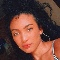 Any Caroline Santos