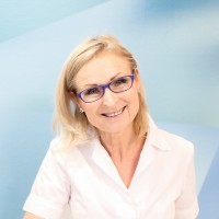 Emília Bury