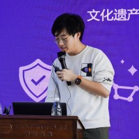 Ruoyu Li