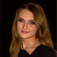 Nicole Holtan