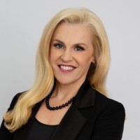 Dr. Órla NicDomhnaill