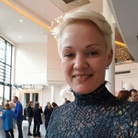 Mariska Karjamenawi - Van Der Leest