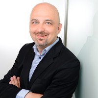 Umut Oezer