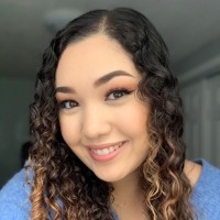 Yesenia Flores