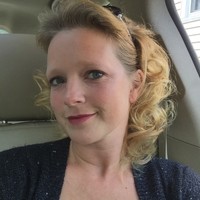 Angela Komp