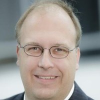 Dr. Ralph Müller