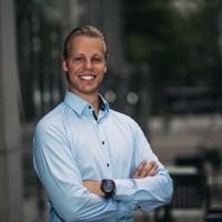 Yelles Bakker