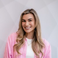 Olivia Mucke, Mba