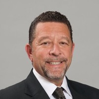 Steven P Tausig