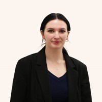 Rhiannon Greer