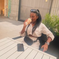 Lola Symone