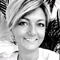 Sandra Zumstein