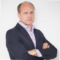Indrek Holst