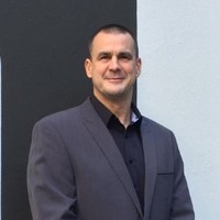 Dr Tim Staunton Smith