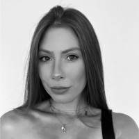 Isabela Moura