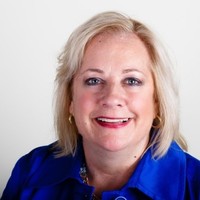 Elaine Wagg, Arm