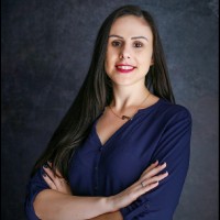 Iandra Bastos