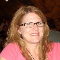 Dee Holly