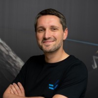 Dr. Julian Scharnagl