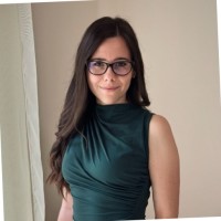 Varjú Bernadett