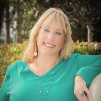 Bobbie Holt