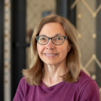 Leslie Shotola