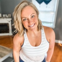 Jen August