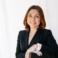 Tia Kay, Eit