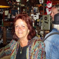 Christel Elshout