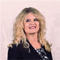 Lesli Smith-Flores