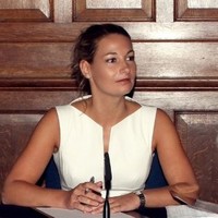 Dr. Eline L.E. De Vries