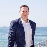 Simon Bennett