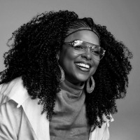 Luana OzemelaLuana Ozemela is an Influencer