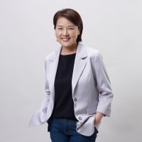 Vivian Huang