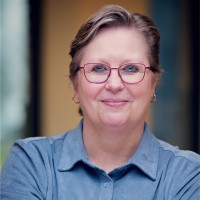 Linda Stoof