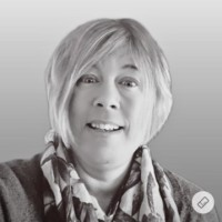 Julie Robert